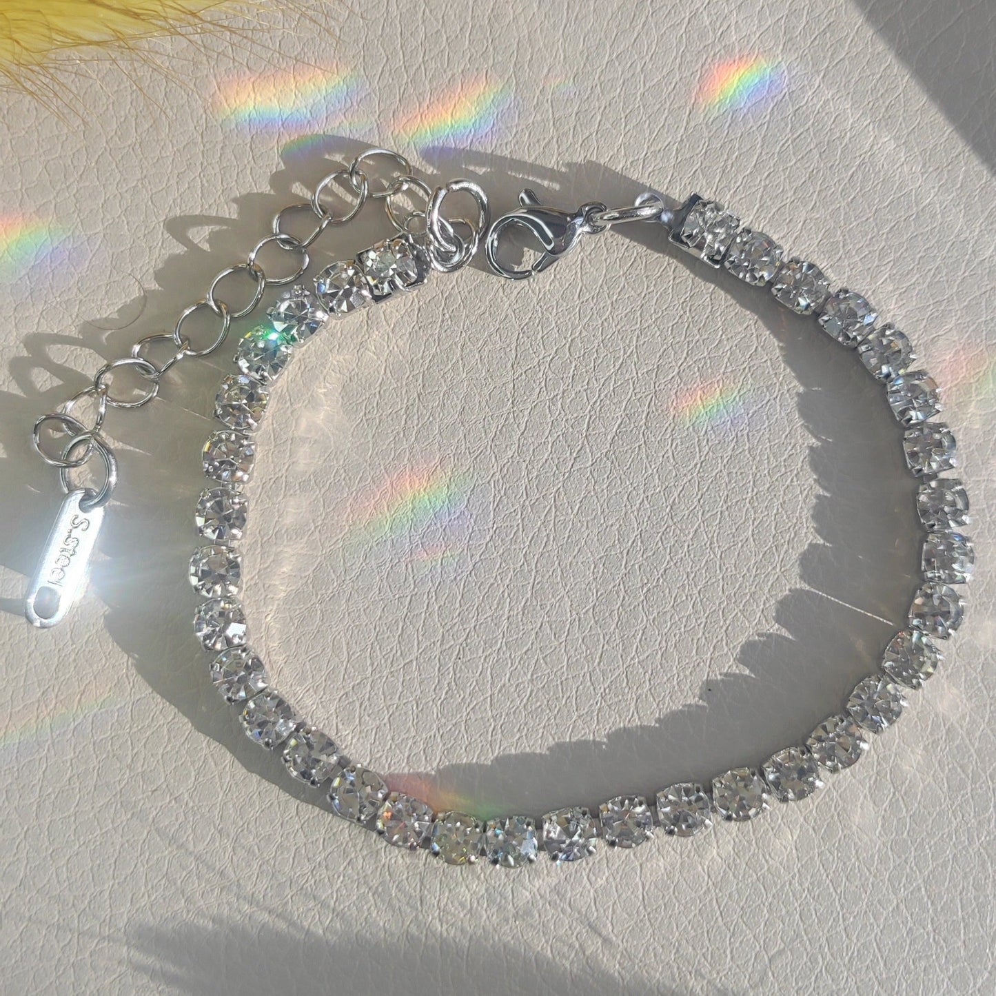 Bracelet rivière avec des cristaux ronds
